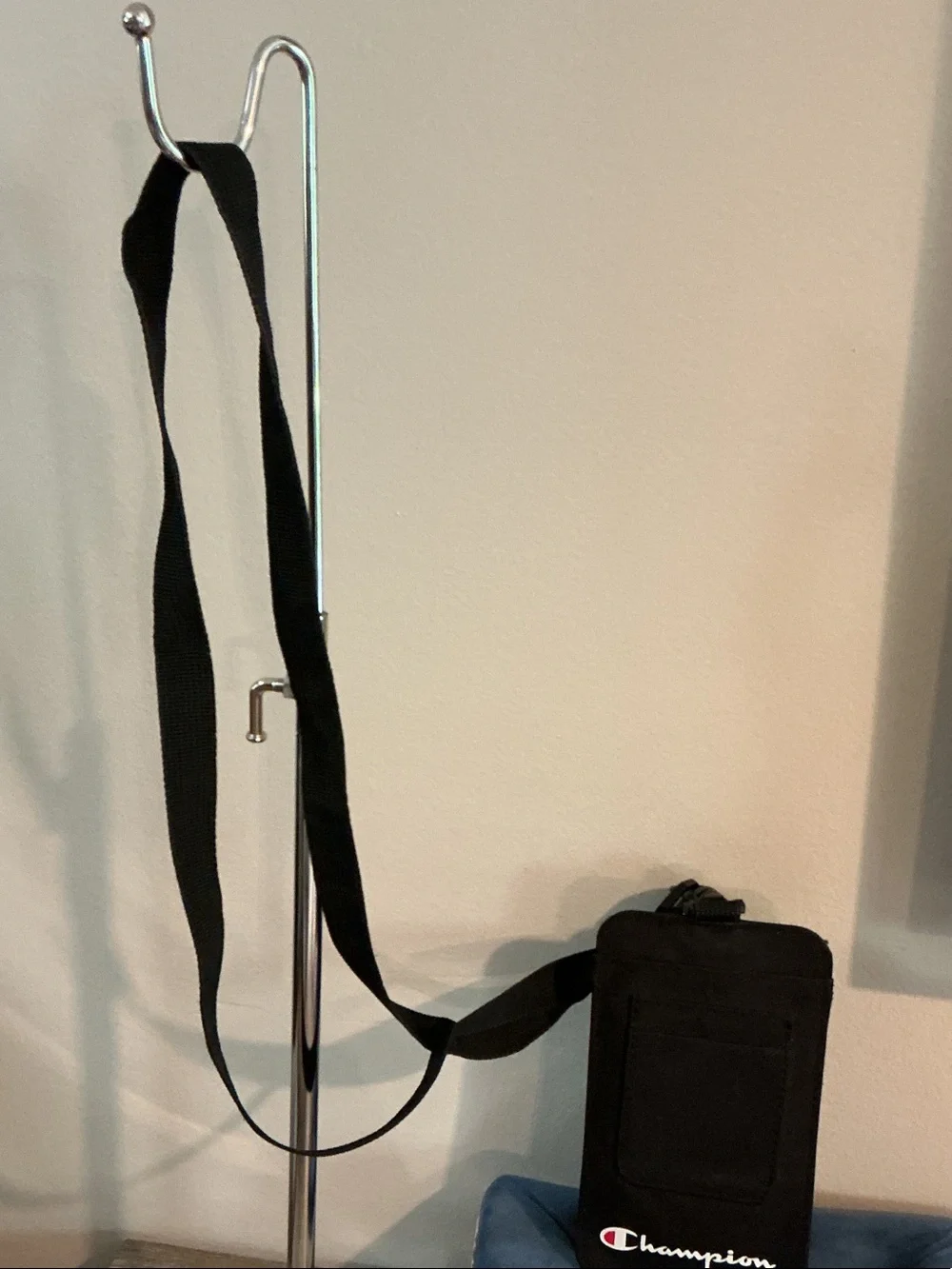 Champion Black Phone Crossbody Pouch Sling Bag with Logo Lanyard EUC